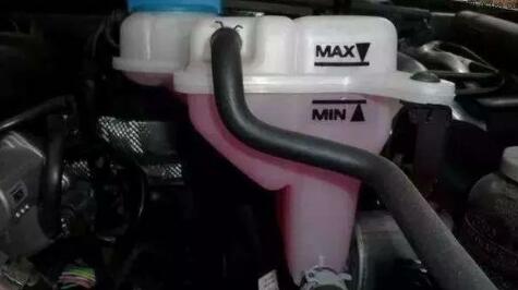 為什么防凍液經(jīng)常會(huì)少？防凍液少了會(huì)導(dǎo)致什么